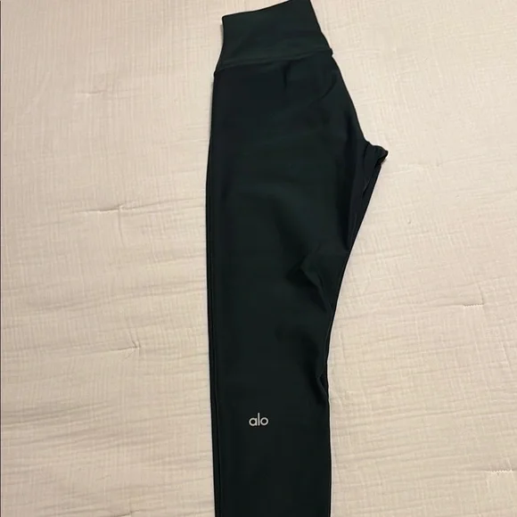 ALO Yoga 7/8 Airlift Leggings in Charcoal Green - Picture 1 of 5